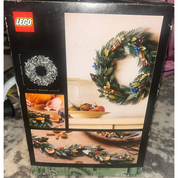 LEGO Icons Wreath Botanical Collection Building Set (NWT) - Picture 2 of 2
